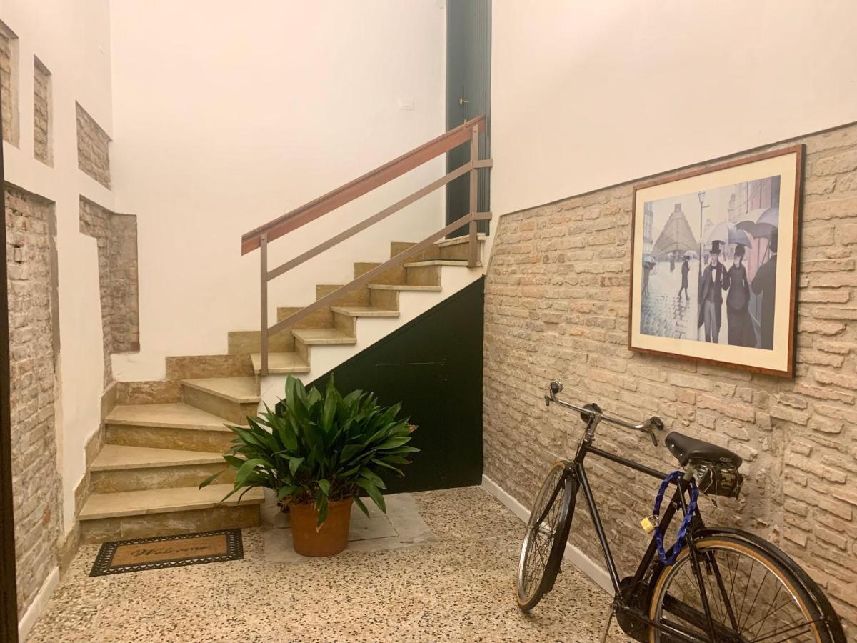 Casa Colomba Lägenhet Ferrara Exteriör bild